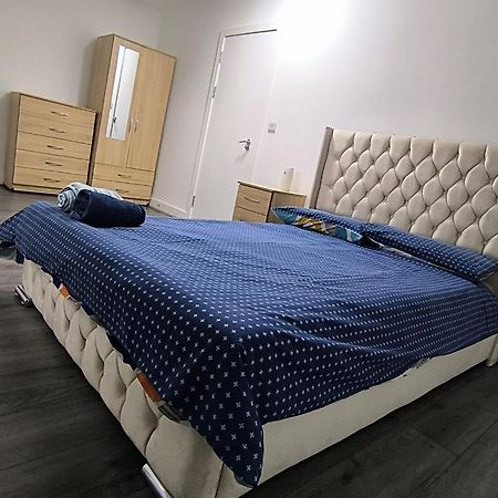 Spacious Full Home - Perfect For Families & Groups Oldbury  Zewnętrze zdjęcie