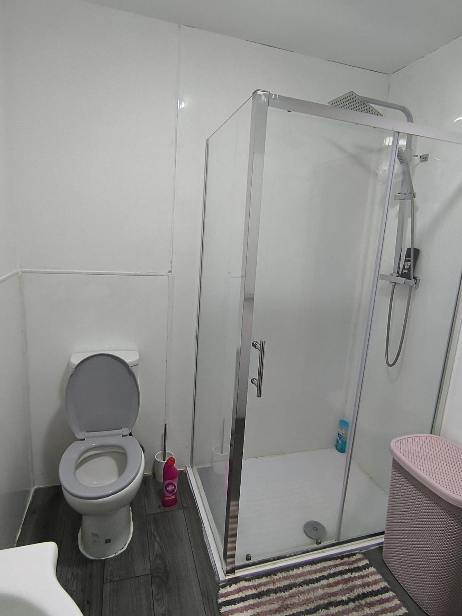 Spacious Full Home - Perfect For Families & Groups Oldbury  Zewnętrze zdjęcie
